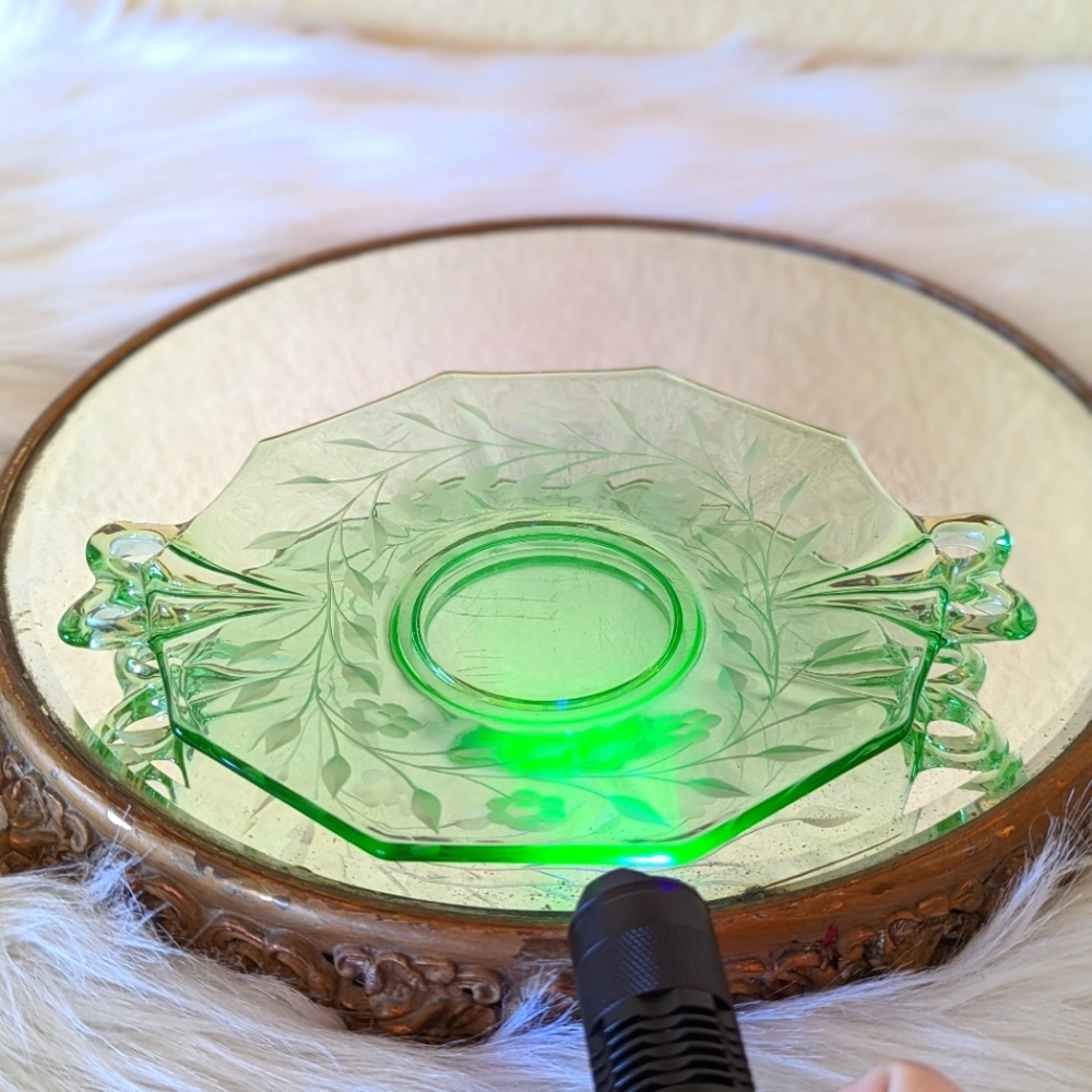 Fostoria Versailles Uranium Green Glass Small Serving Or Trinket Dish Plate Vtg - Picture 1 of 5